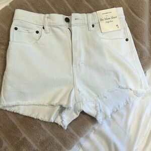 NWT Abercrombie & Fitch White high rise mom shorts